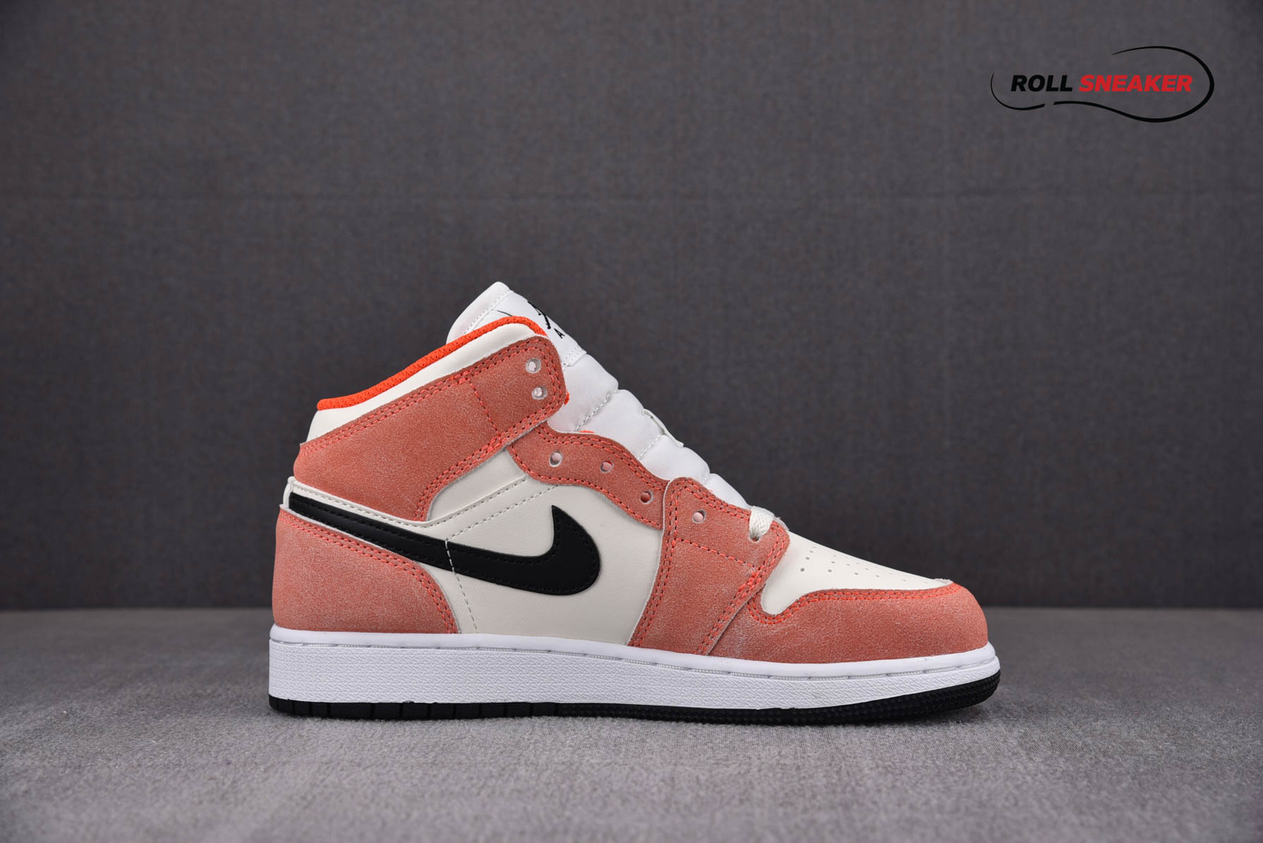 Nike Jordan 1 Mid SE ‘Orange Suede’