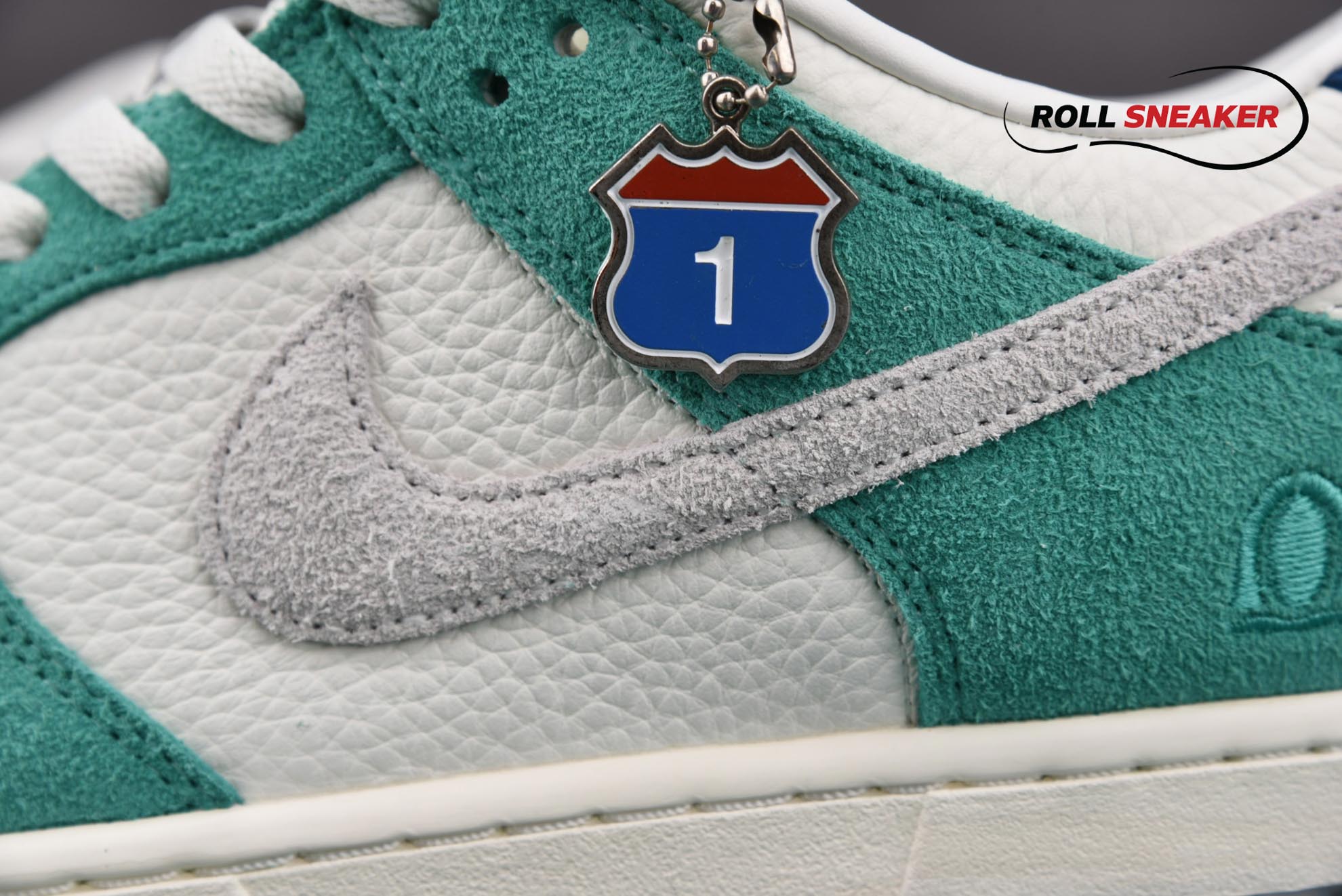 Nike Kasina x Dunk Low ‘Road Sign’
