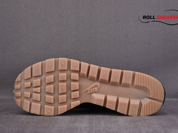 Nike Sacai x VaporWaffle ‘Black Gum’