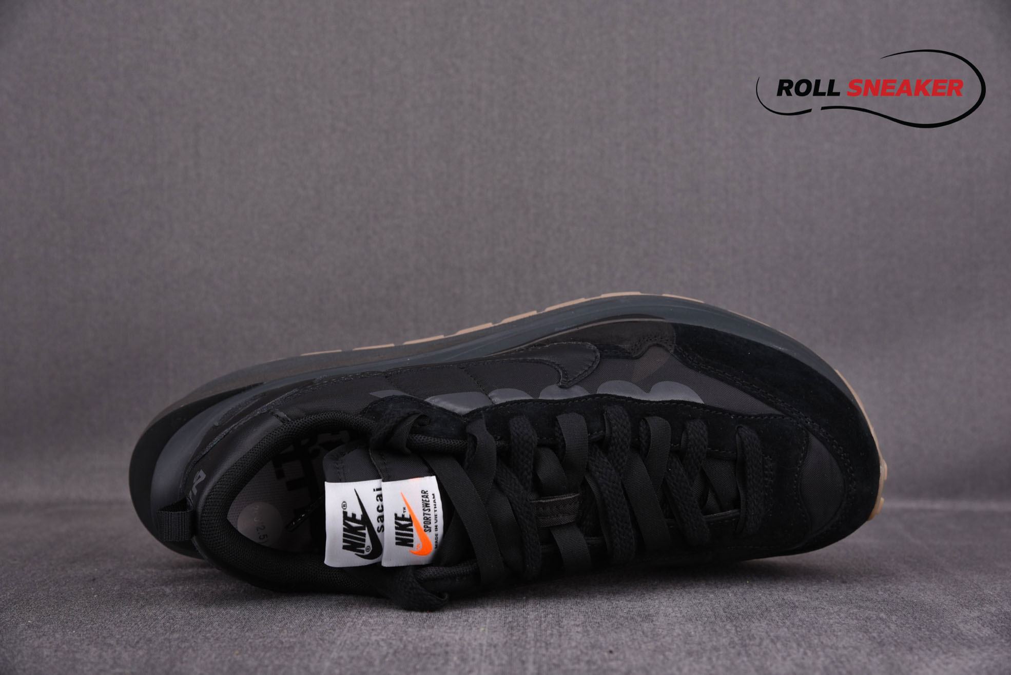 Nike Sacai x VaporWaffle ‘Black Gum’