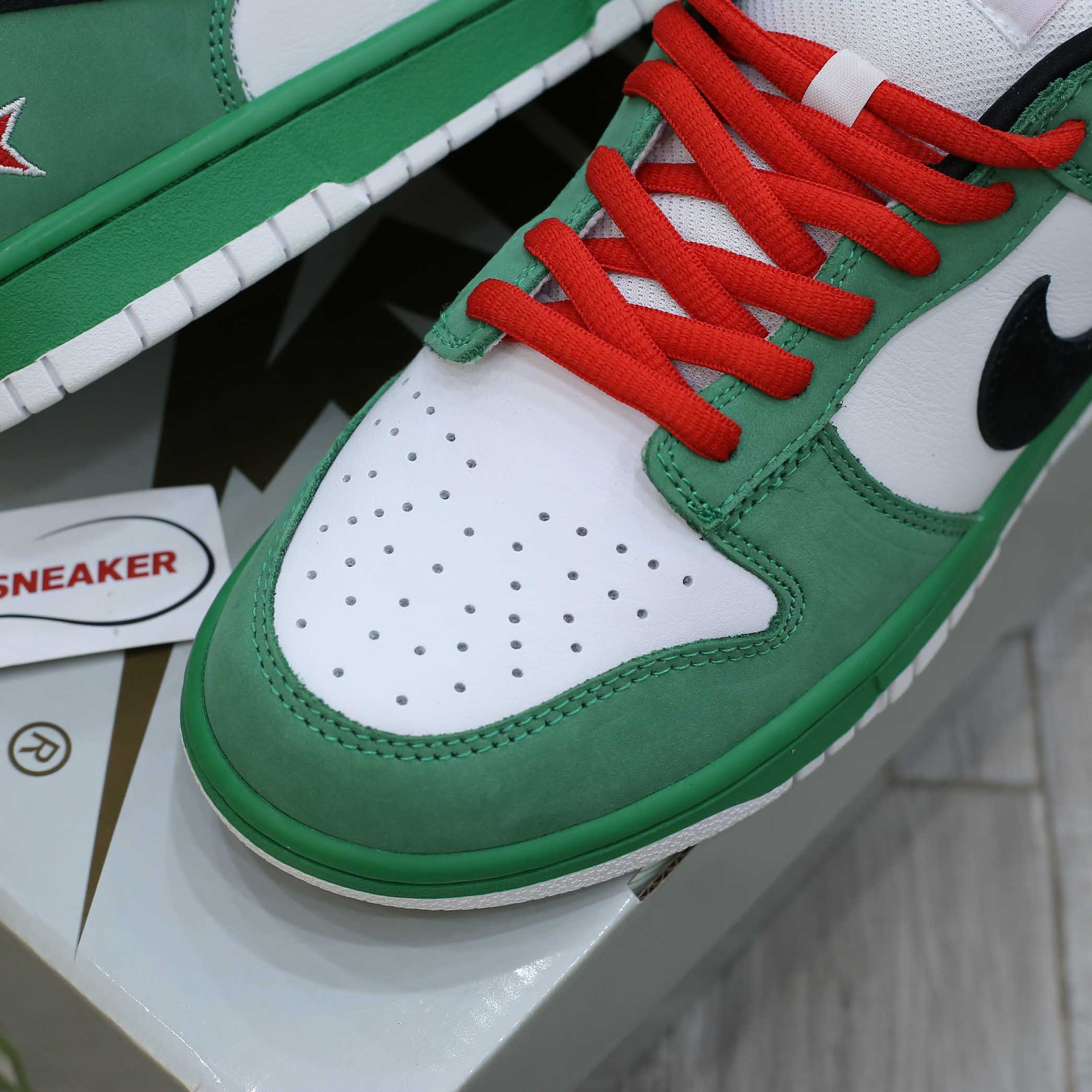 Nike SB Dunk Low Heineken 