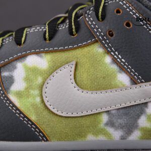 Nike SB Dunk Low HUF Friends and Family