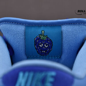 Nike SB Dunk Low Pro ‘Blue Raspberry’