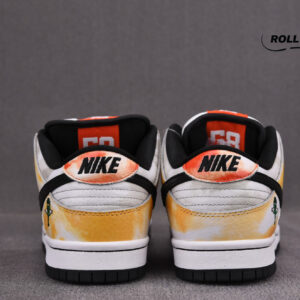 Nike SB Dunk Low “Raygun”
