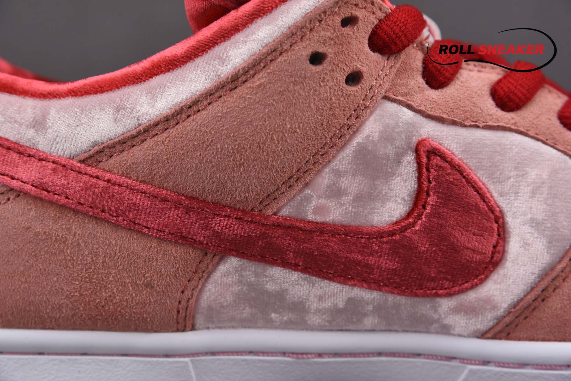 Nike StrangeLove x Dunk Low SB ‘Valentine’s Day’
