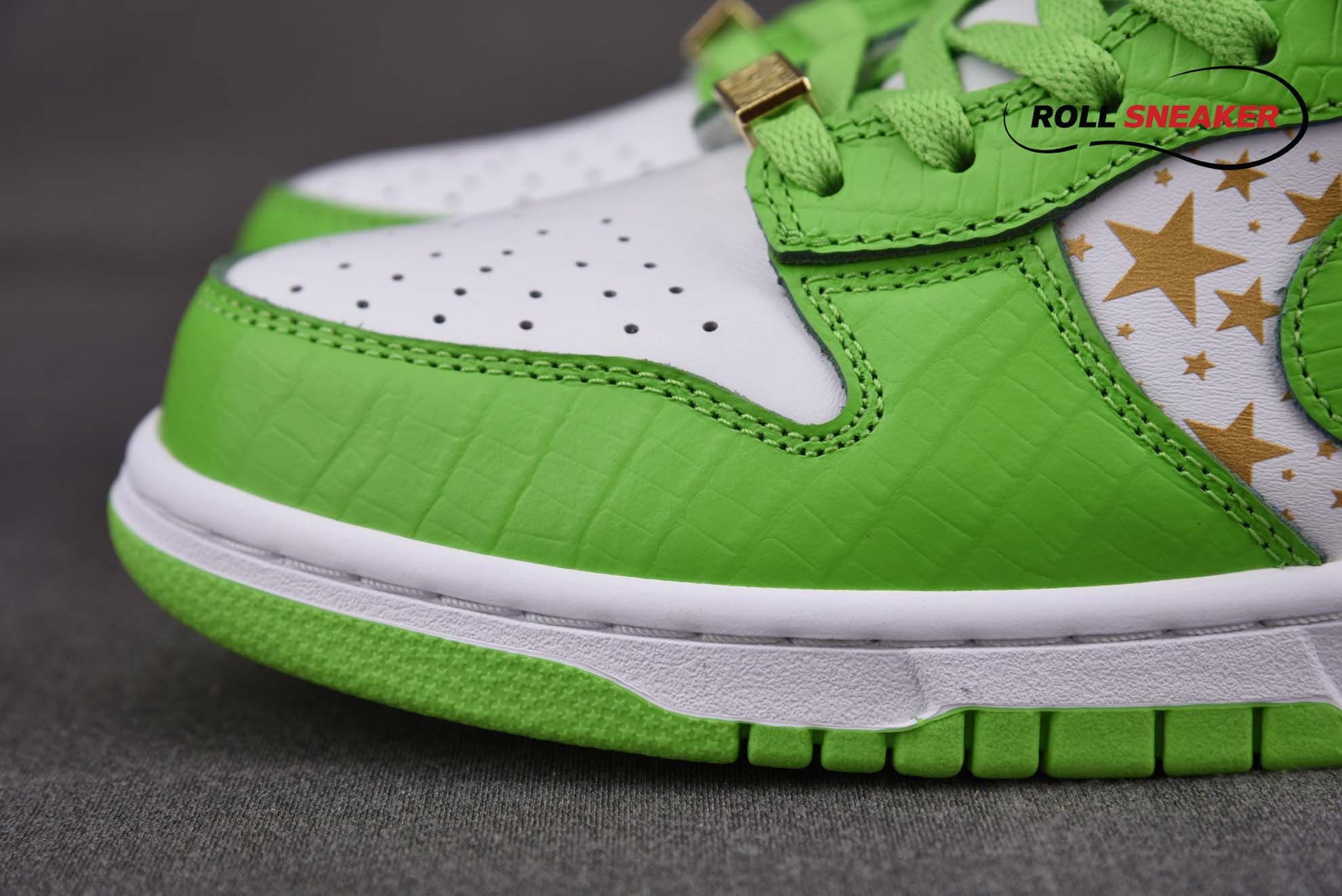 Nike Supreme x Dunk Low OG SB QS ‘Mean Green’