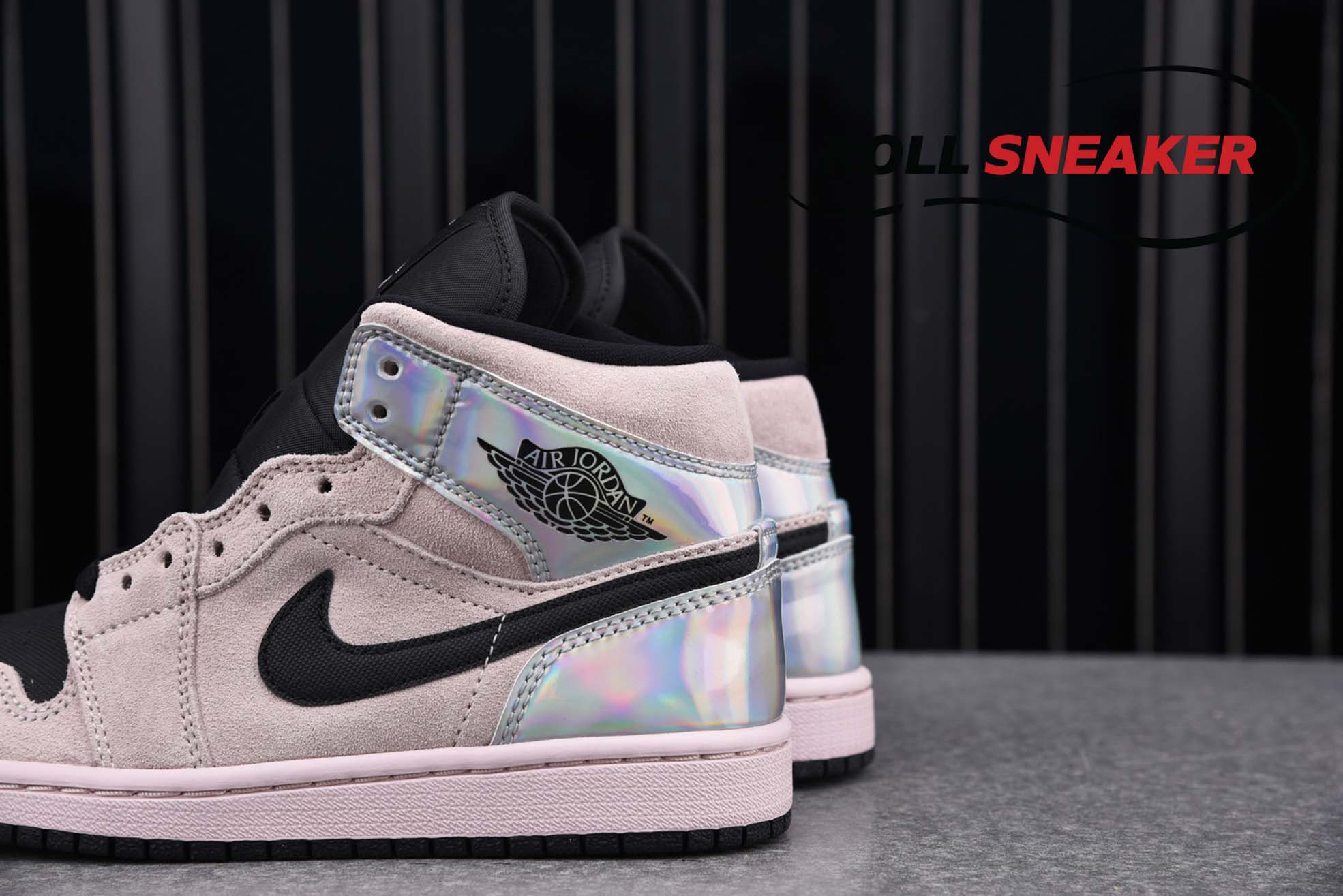 Nike Wmns Air Jordan 1 Mid ‘Iridescent’
