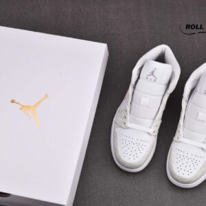 Nike Wmns Air Jordan 1 Mid SE ‘White Light Iron Ore’