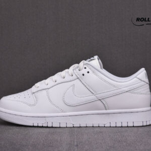 Nike Wmns Dunk Low ‘Triple White’