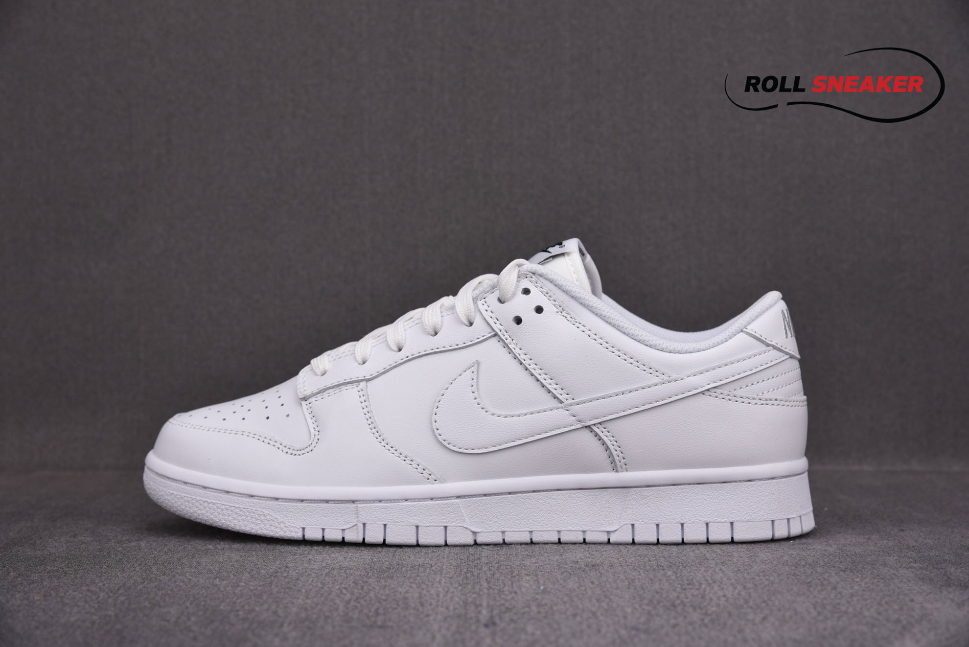 Nike Wmns Dunk Low ‘Triple White’