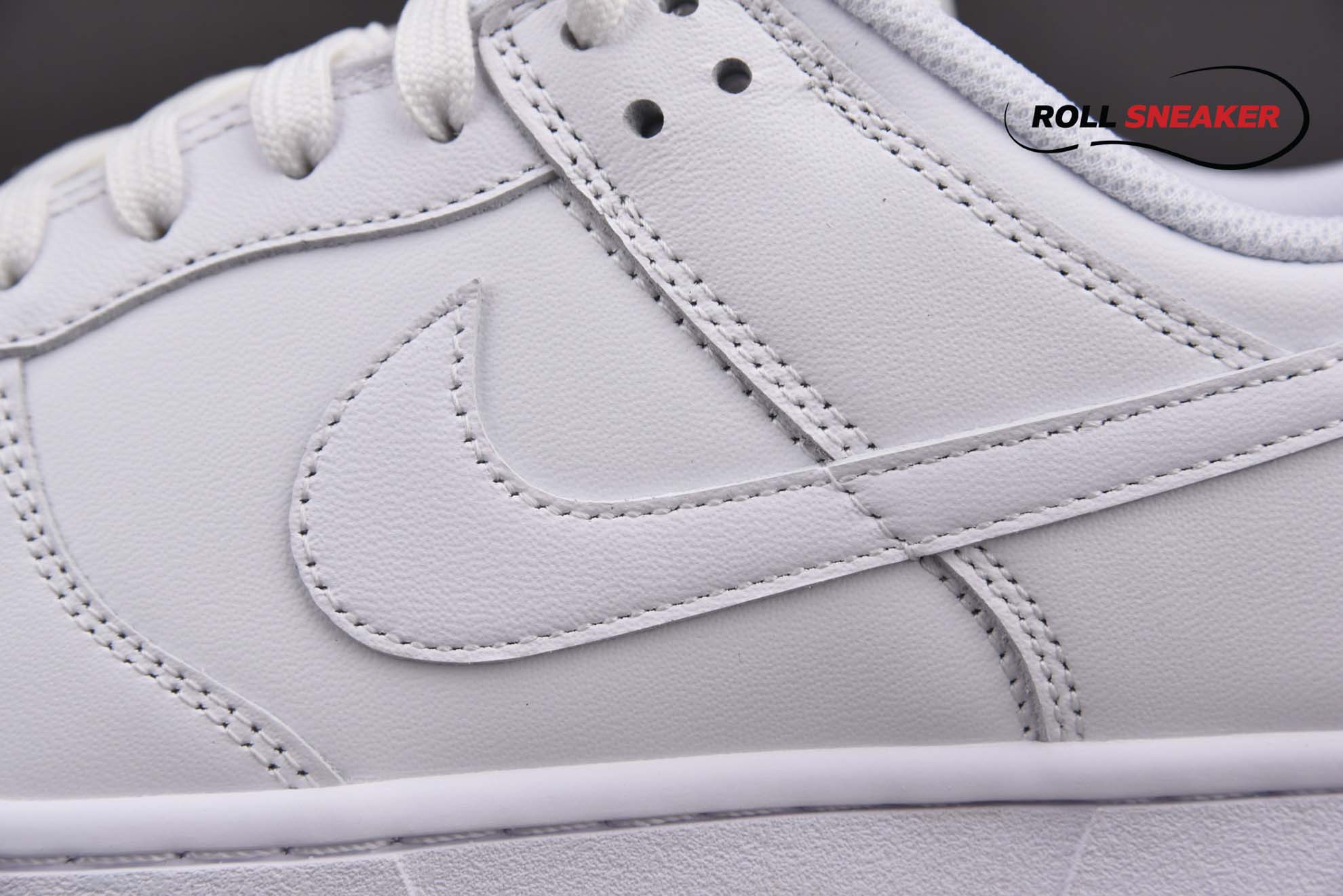 Nike Wmns Dunk Low ‘Triple White’