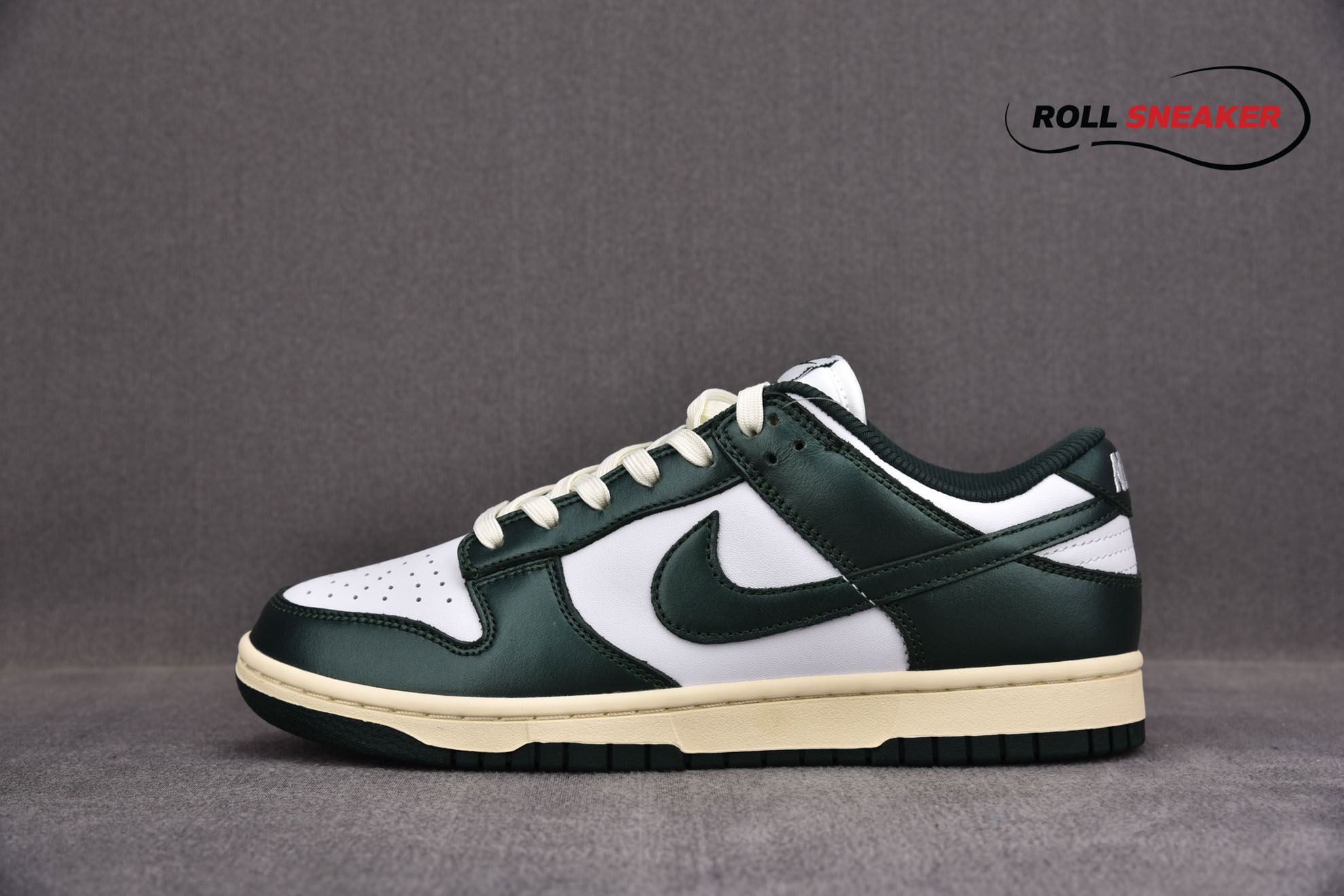 Nike Wmns Dunk Low ‘Vintage Green’
