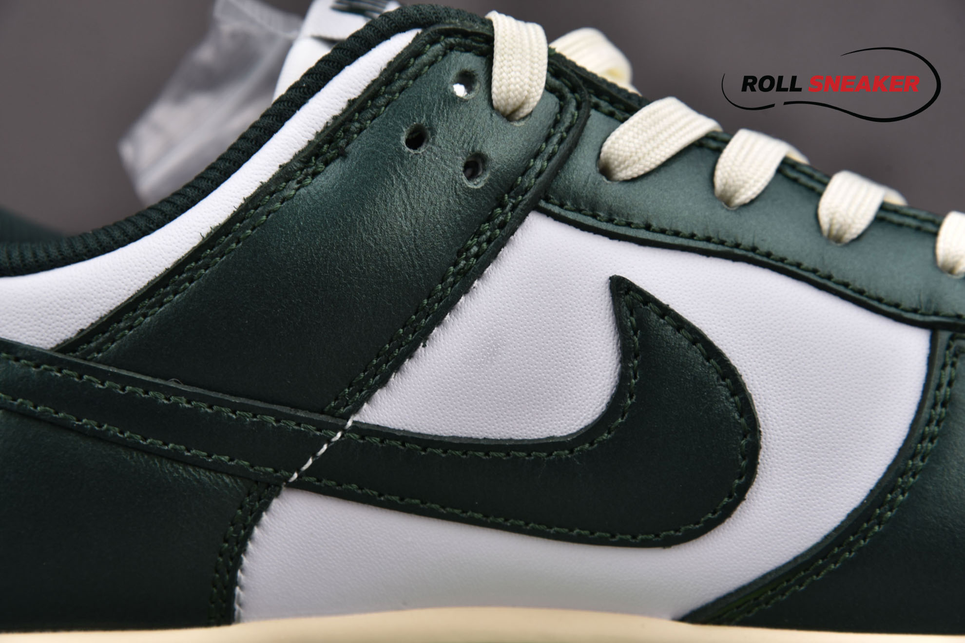 Nike Wmns Dunk Low ‘Vintage Green’
