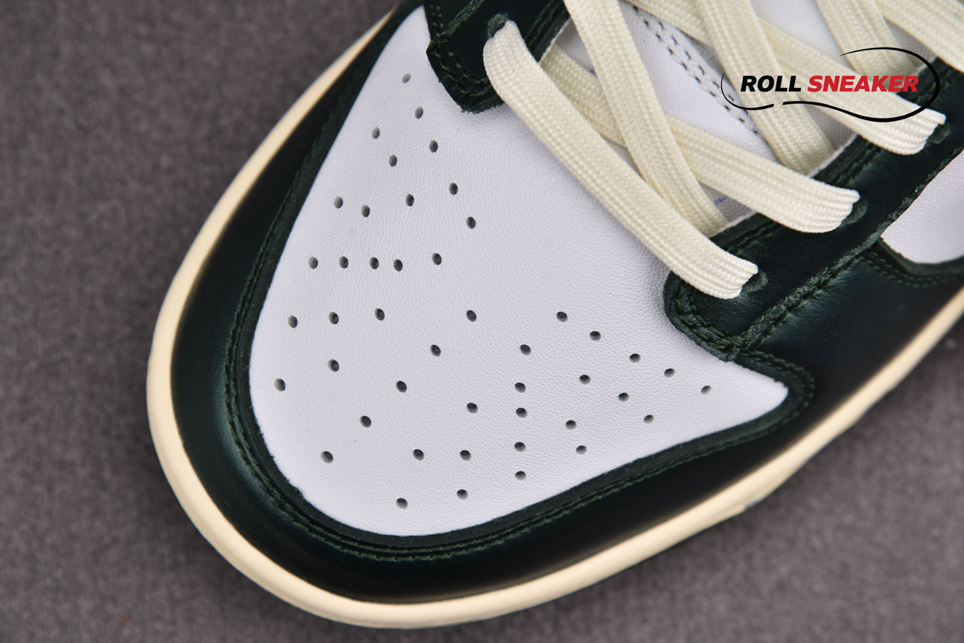 Nike Wmns Dunk Low ‘Vintage Green’
