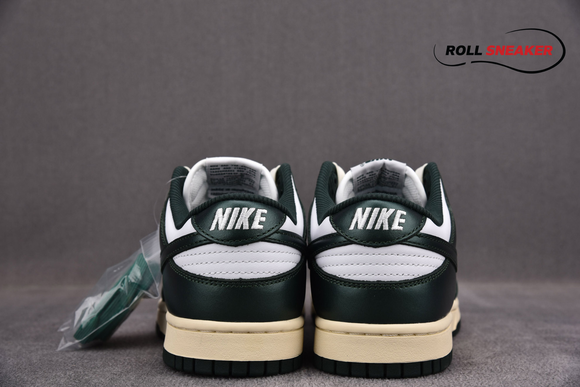 Nike Wmns Dunk Low ‘Vintage Green’
