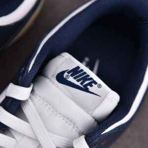Nike Wmns Dunk Low ‘Vintage Navy’