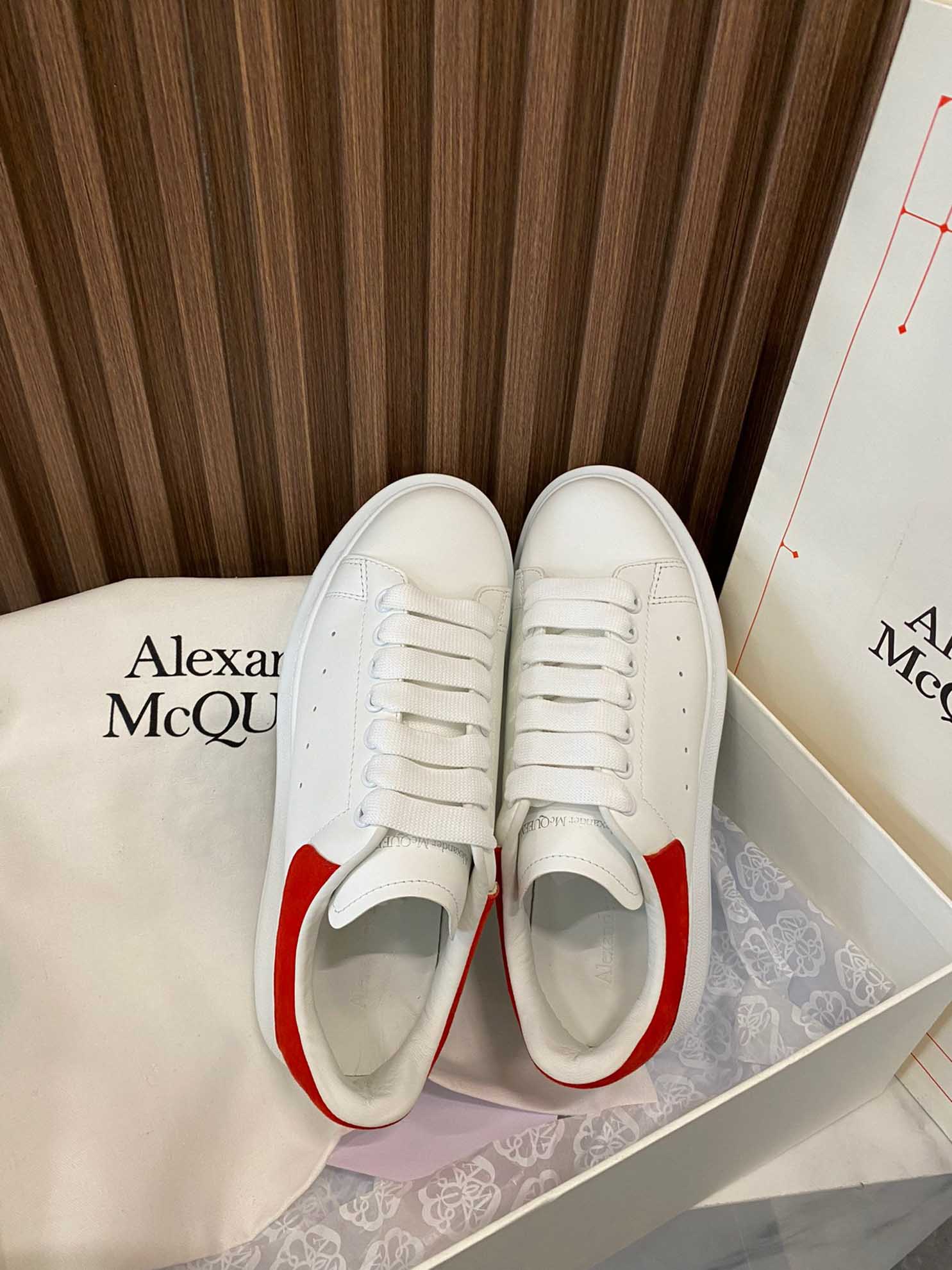 Alexander McQueen Wmns Oversized Sneaker ‘Lush Red’