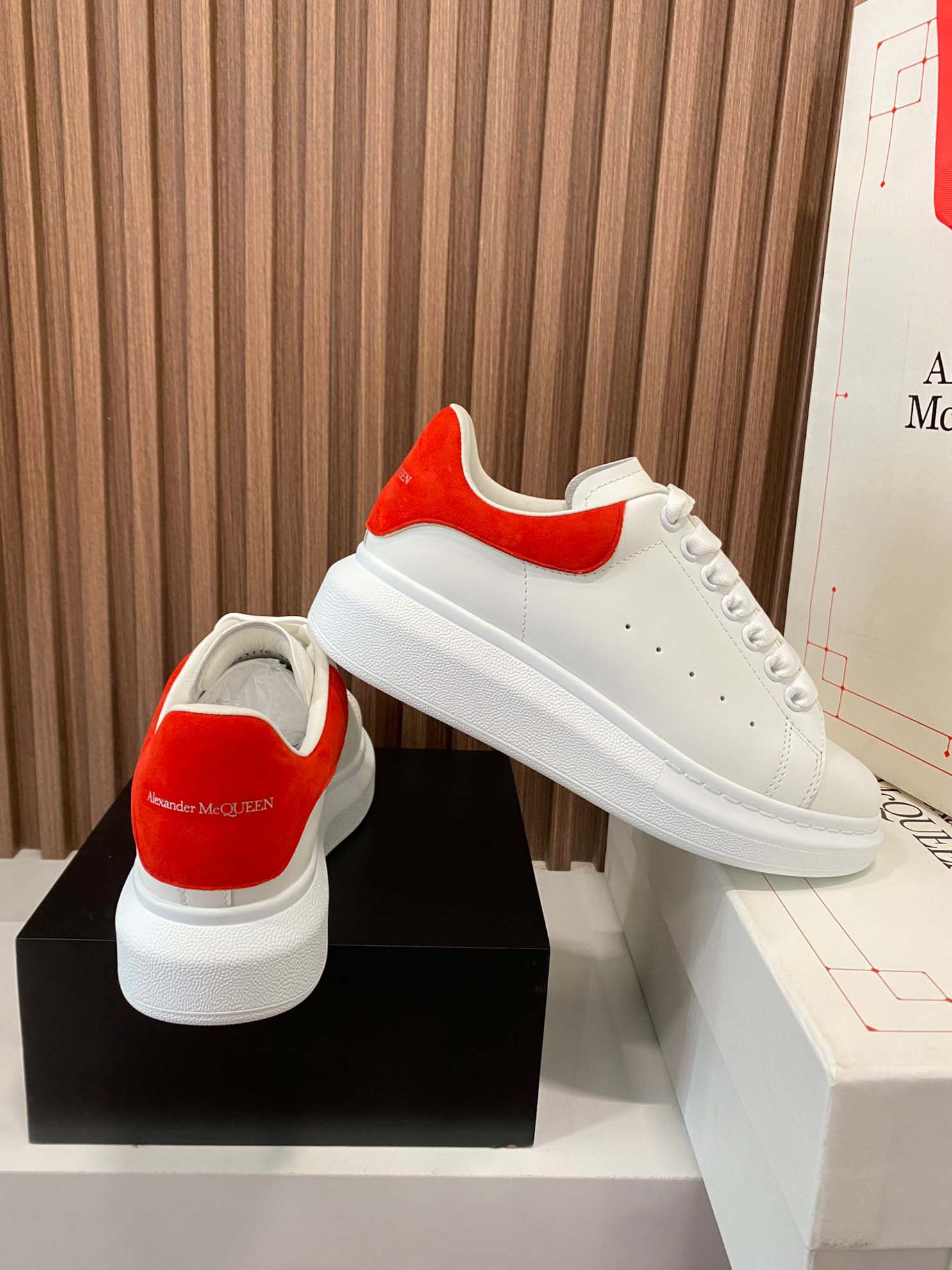 Alexander McQueen Wmns Oversized Sneaker ‘Lush Red’