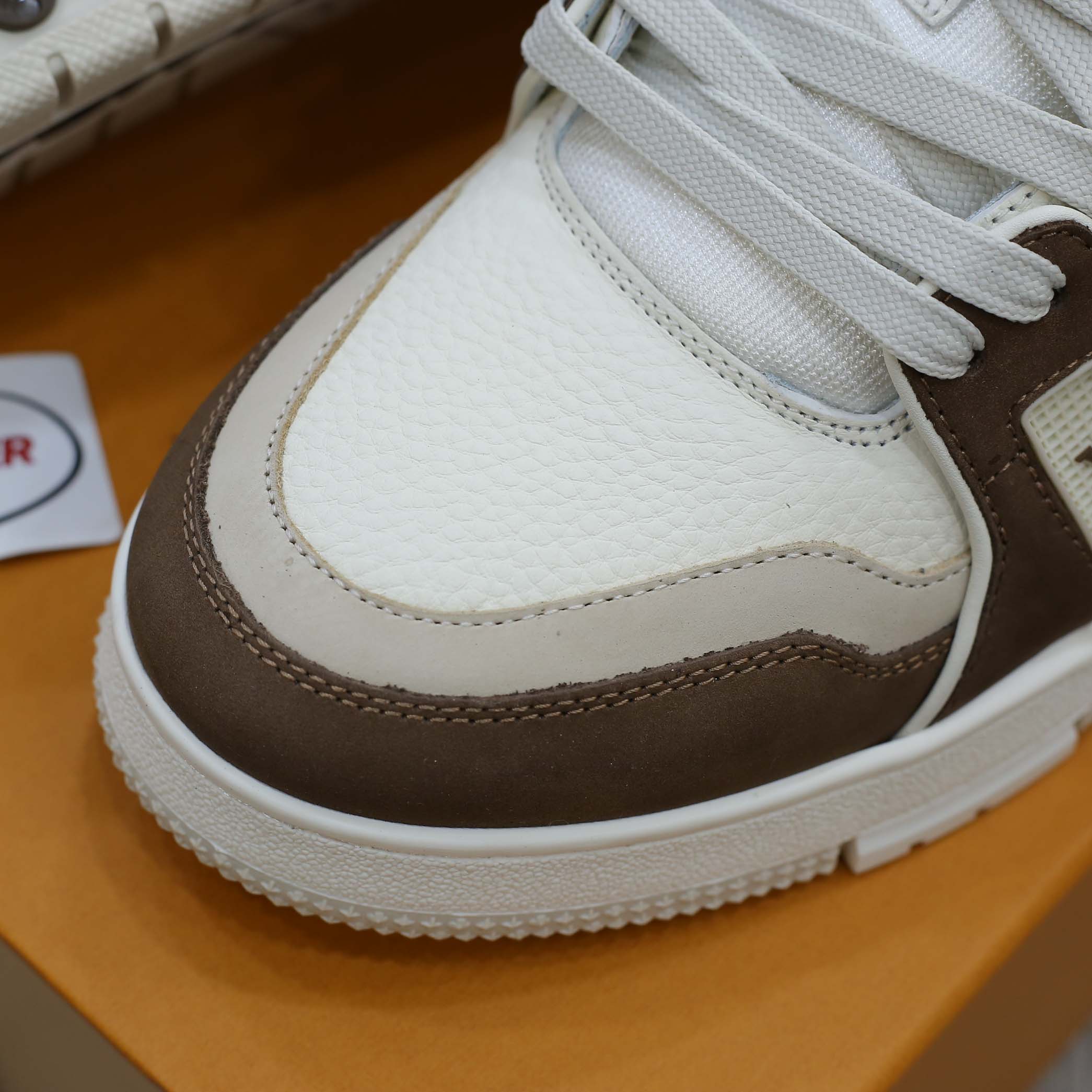 Louis Vuitton LV Trainer Moka Trơn 2023 