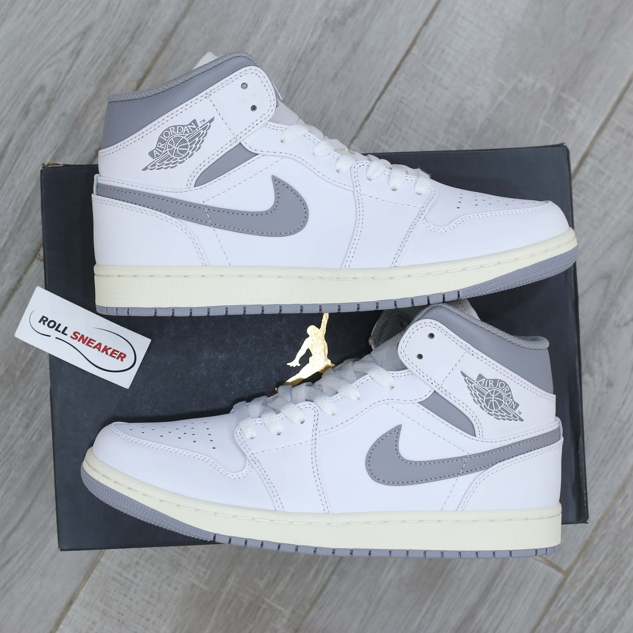 Nike Air Jordan 1 ‘Mid White Stealth’