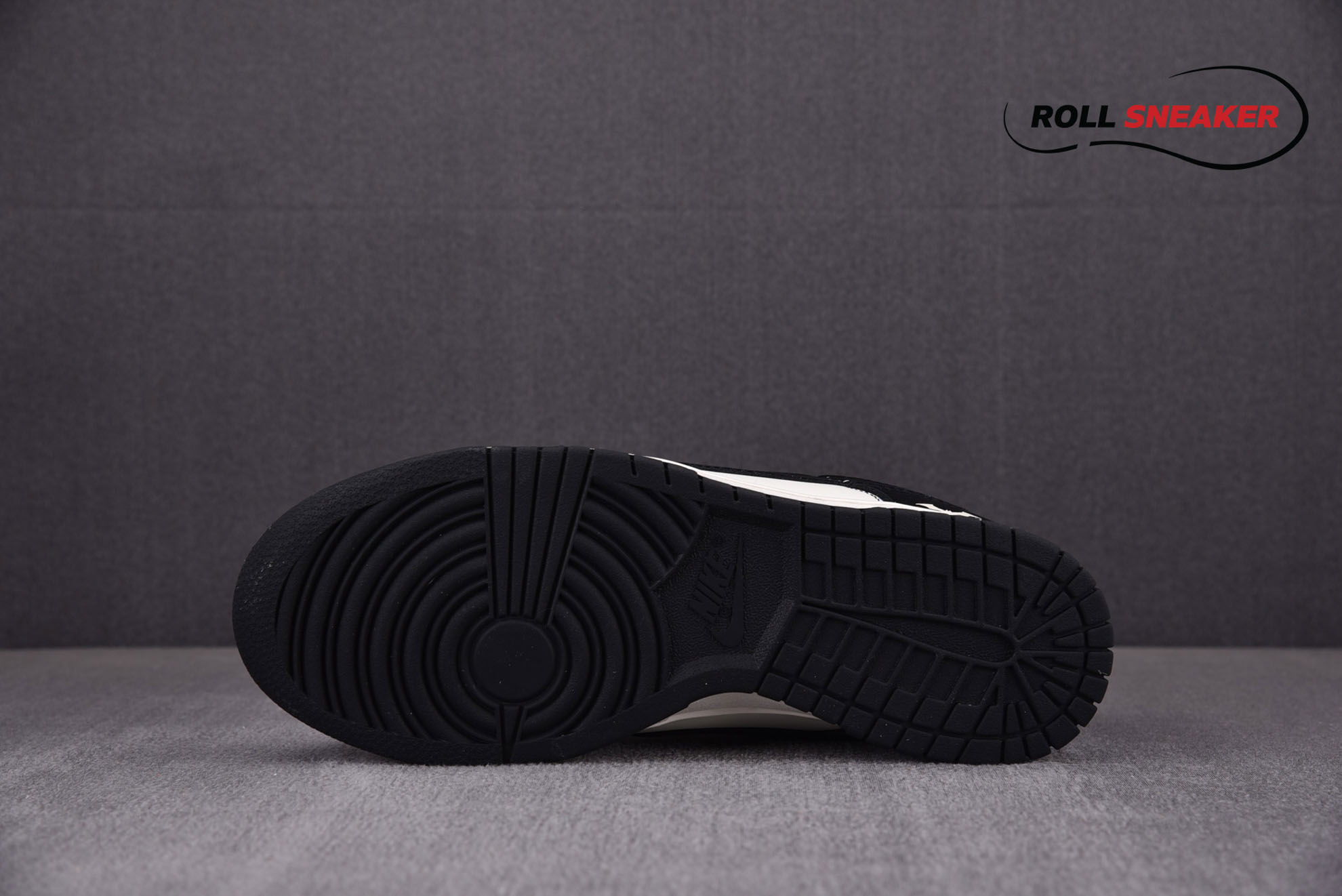  Nike SB Dunk Low “Black Bat”
