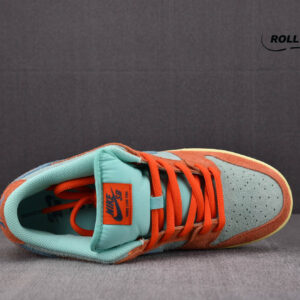 Nike SB Dunk Low ‘Orange Emerald Rise’
