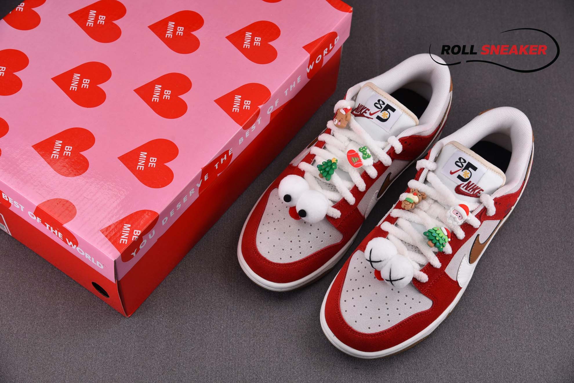 Nike SB Dunk Merry Christmas