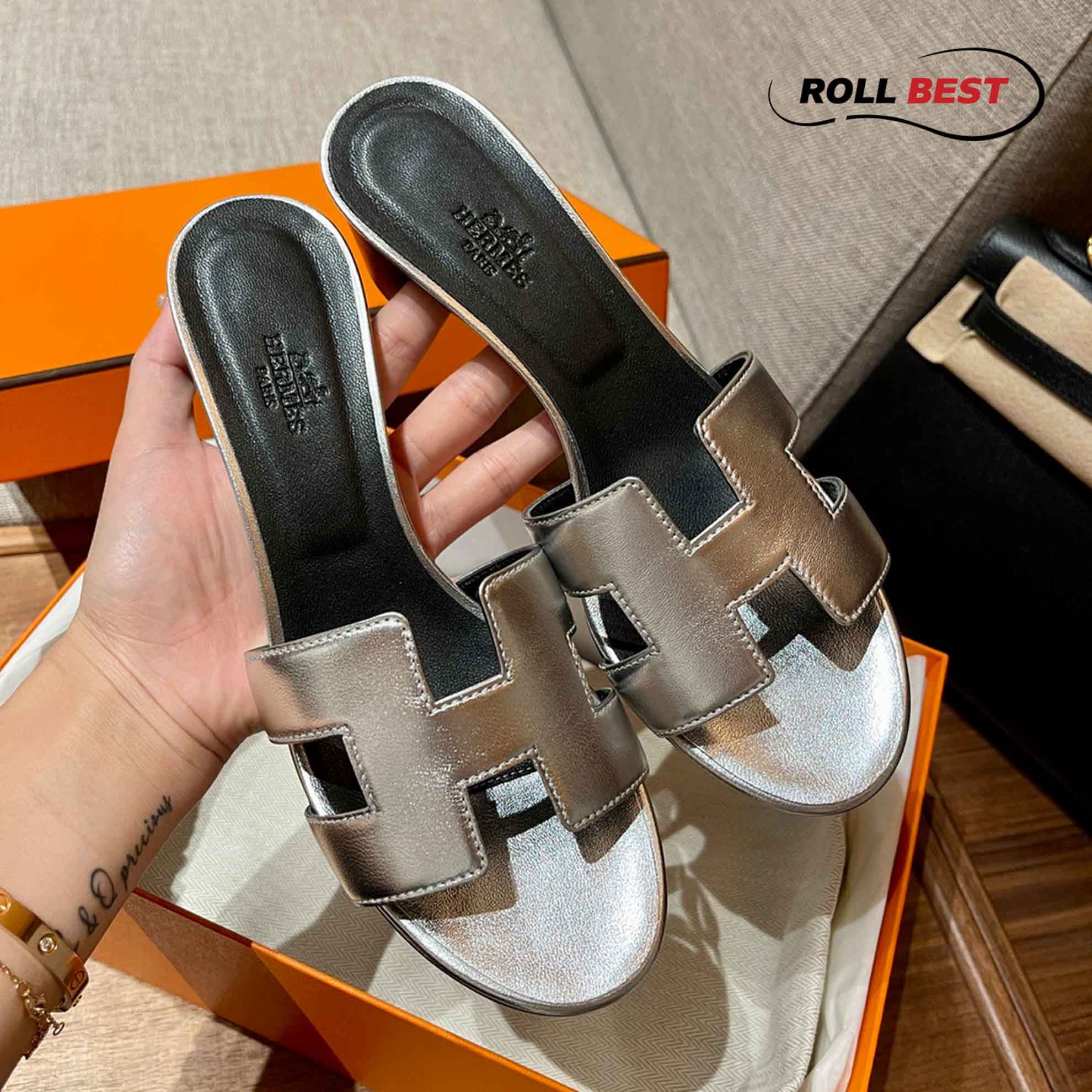 Dép Cao Gót Nữ Hermes Oasis Sandal Bạc Đen Da Nhăn