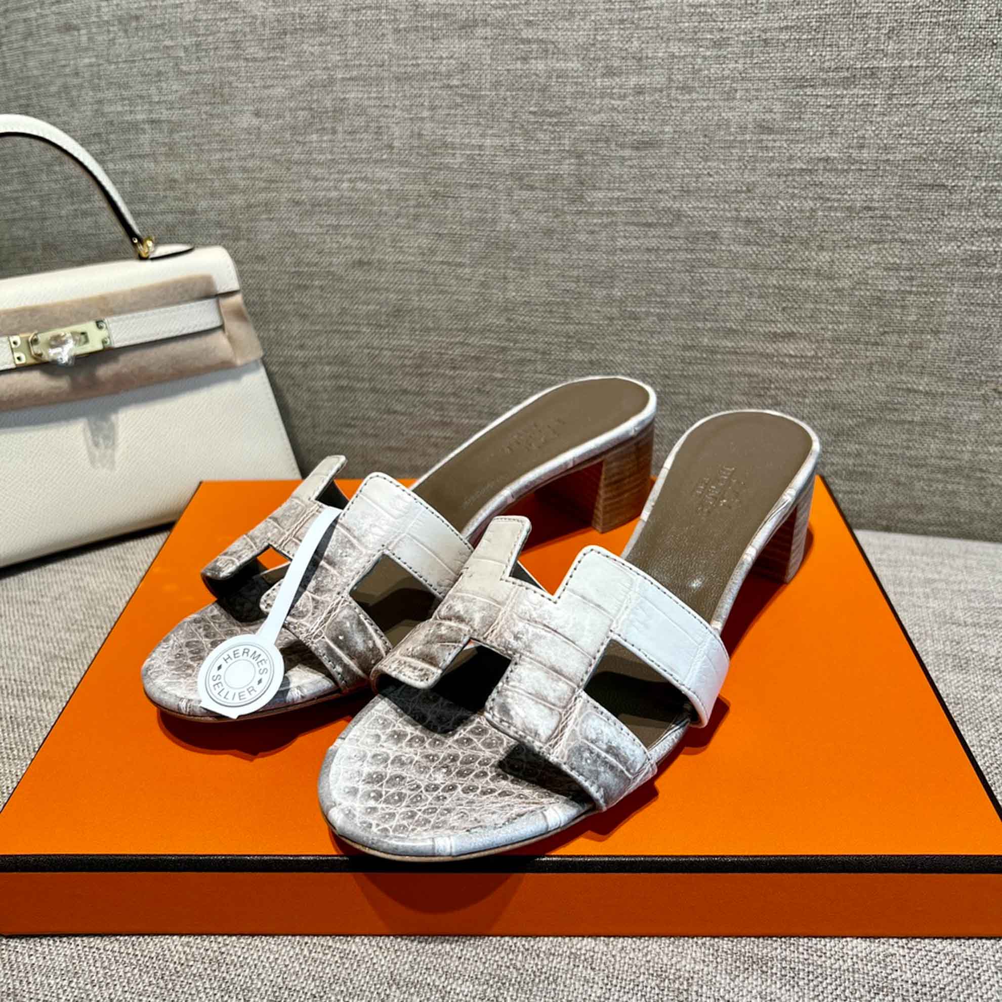 Dép Cao Gót Nữ Hermes Oasis Sandal Da Cá Sấu Loang Mũi