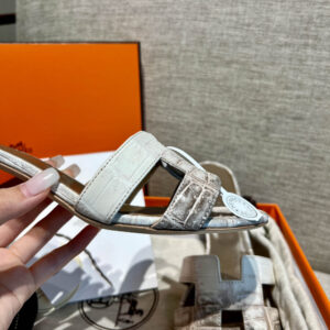 Dép Cao Gót Nữ Hermes Oasis Sandal Da Cá Sấu Loang Mũi