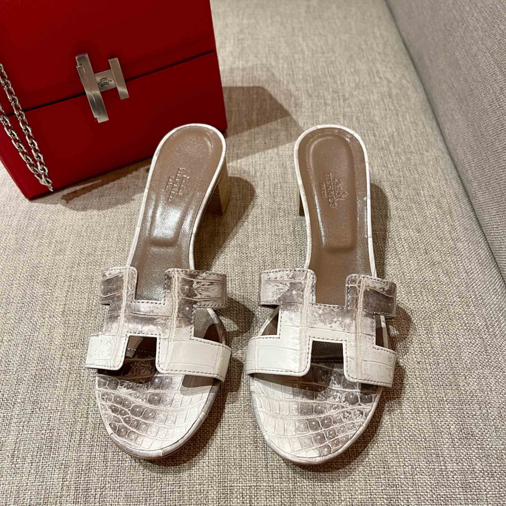 Dép Cao Gót Nữ Hermes Oasis Sandal Da Cá Sấu Trắng