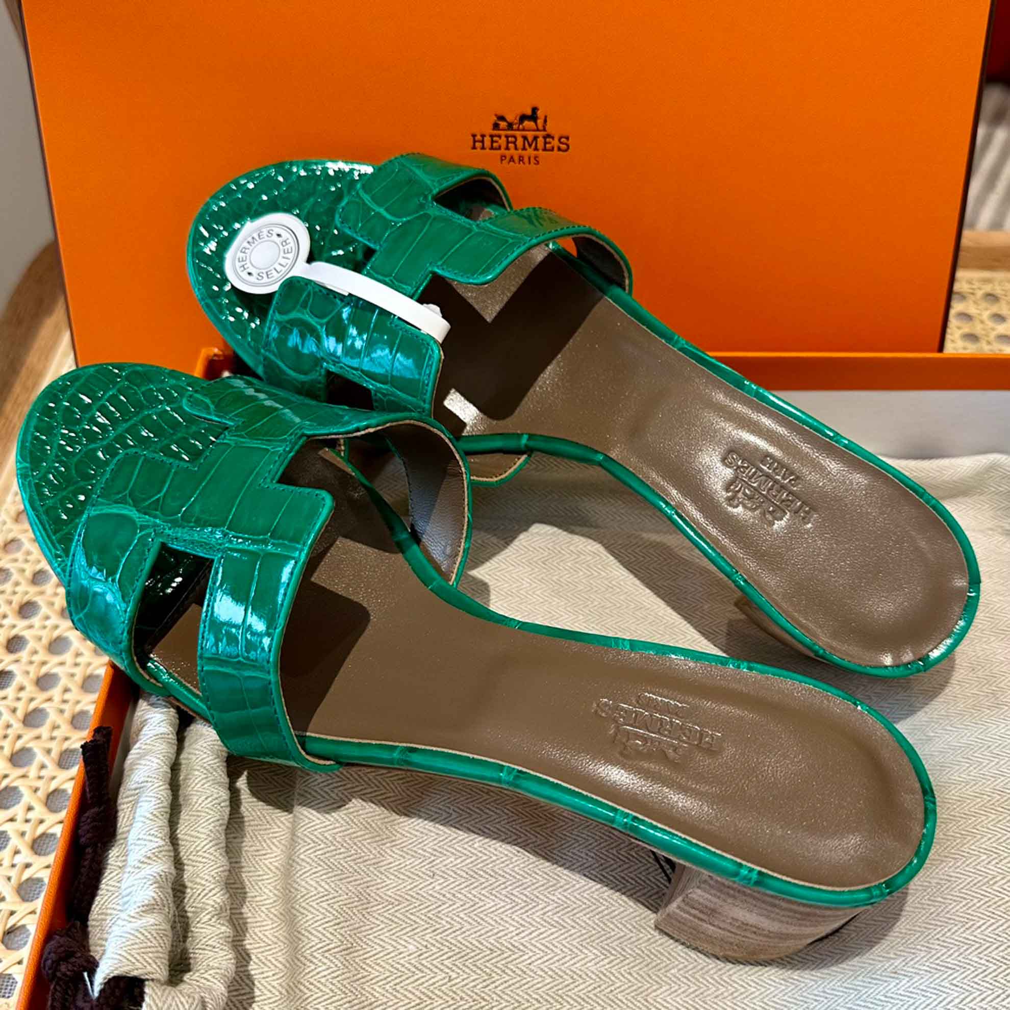 Dép Cao Gót Nữ Hermes Oasis Sandal Da Cá Sấu Xanh Nâu