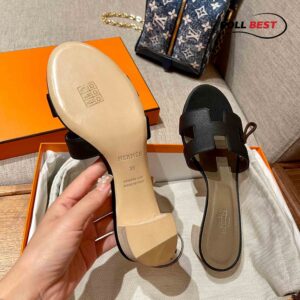 Dép Cao Gót Nữ Hermes Oasis Sandal Đen Da Nhăn