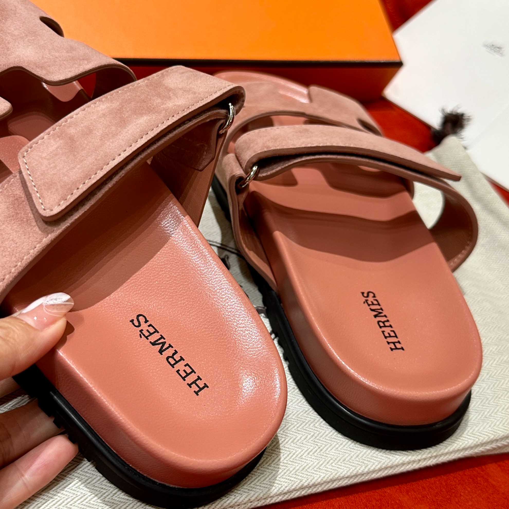 Dép Hermes Chypre Sandal Light Pink Suede