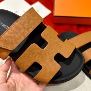 Dép Hermes Chypre Sandal Natural Black Epsom Leather