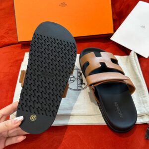 Dép Hermes Chypre Sandal Natural Black Smooth Calfskin Leather