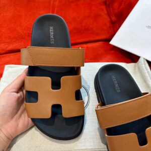 Dép Hermes Chypre Sandal Natural Black Smooth Calfskin Leather