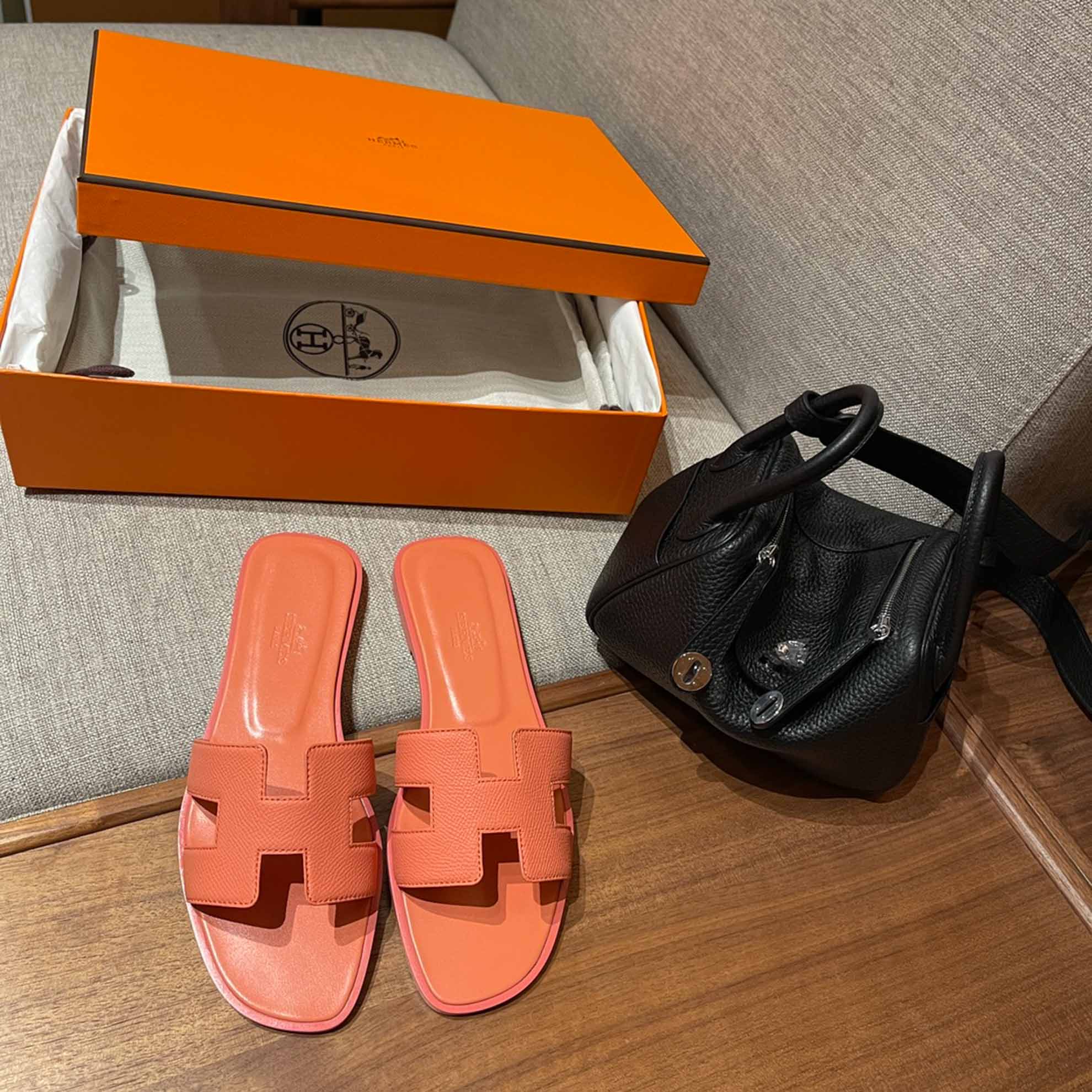 Dép Nữ Hermes Oran Sandal Cam Hồng Nhăn