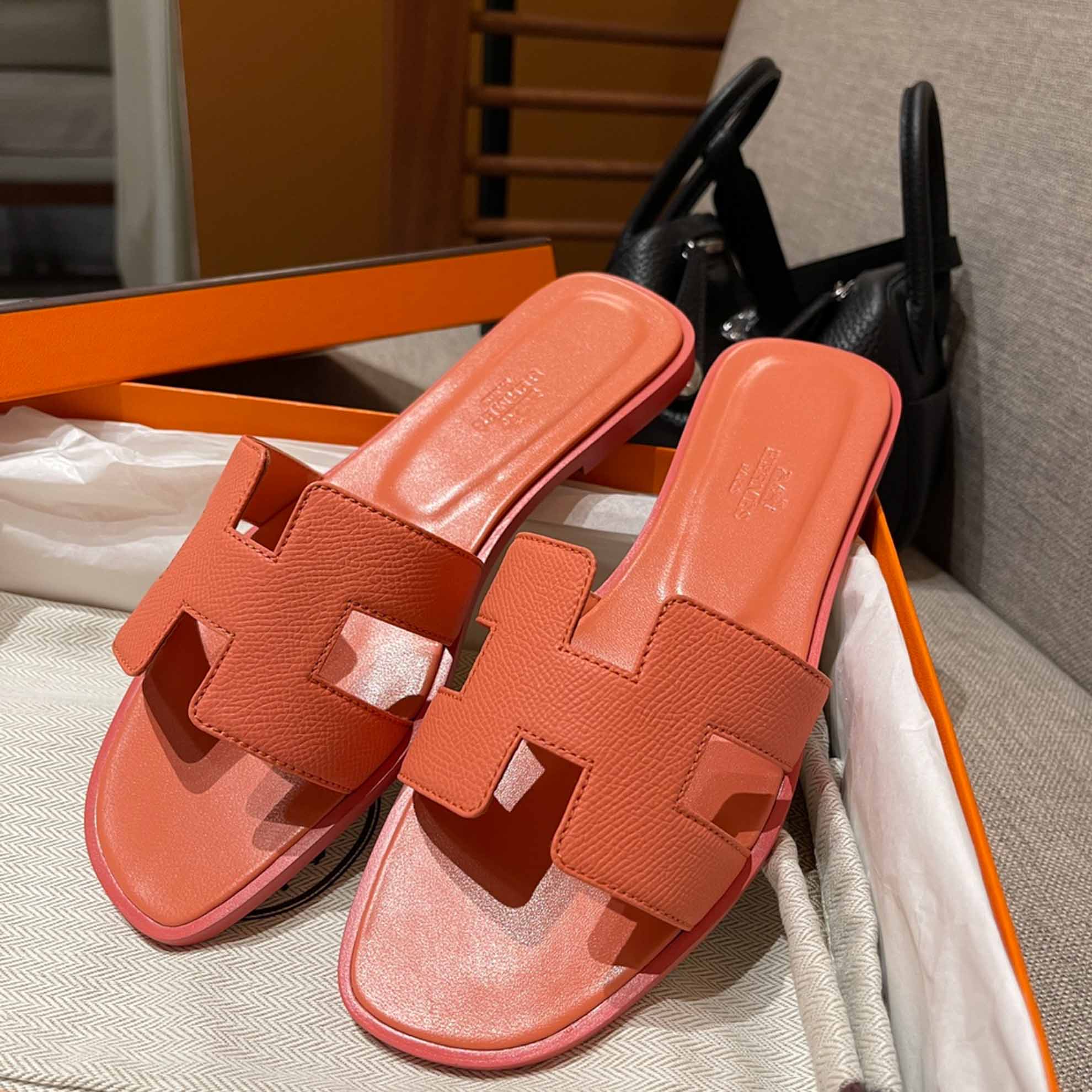 Dép Nữ Hermes Oran Sandal Cam Hồng Nhăn