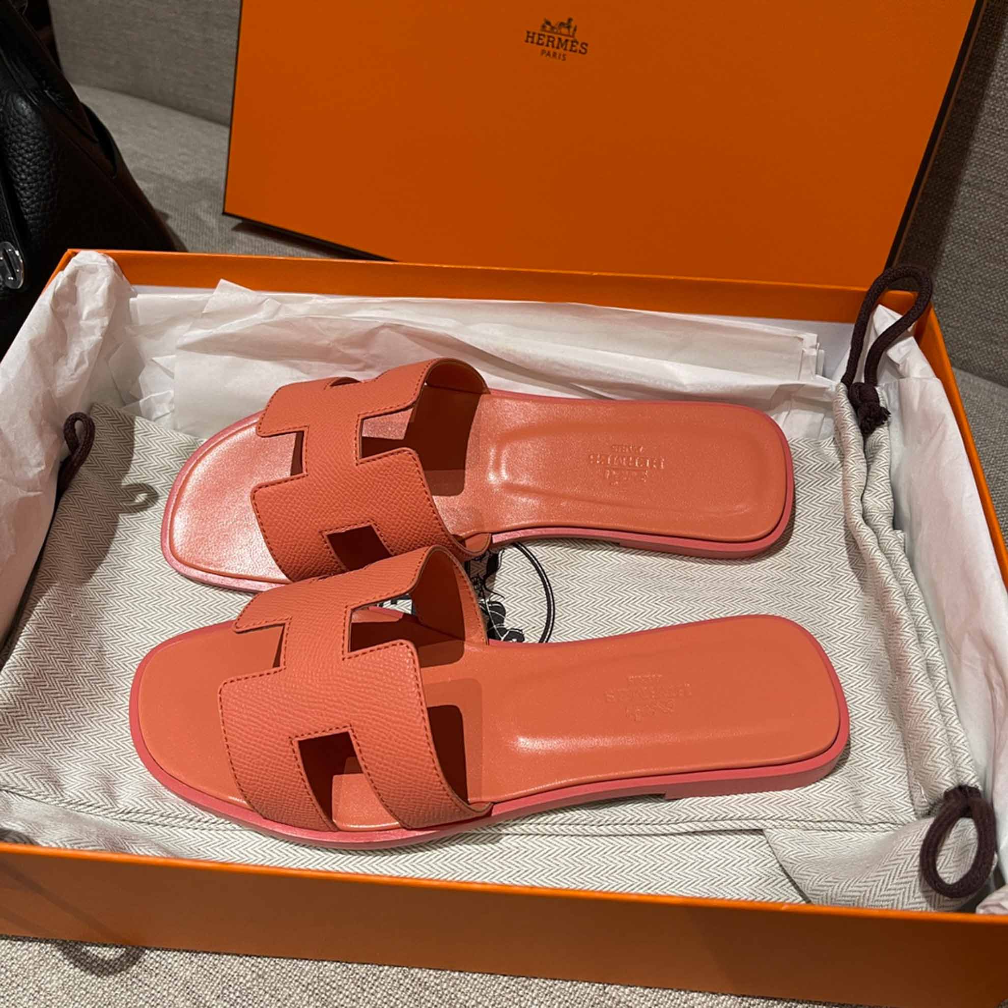 Dép Nữ Hermes Oran Sandal Cam Hồng Nhăn