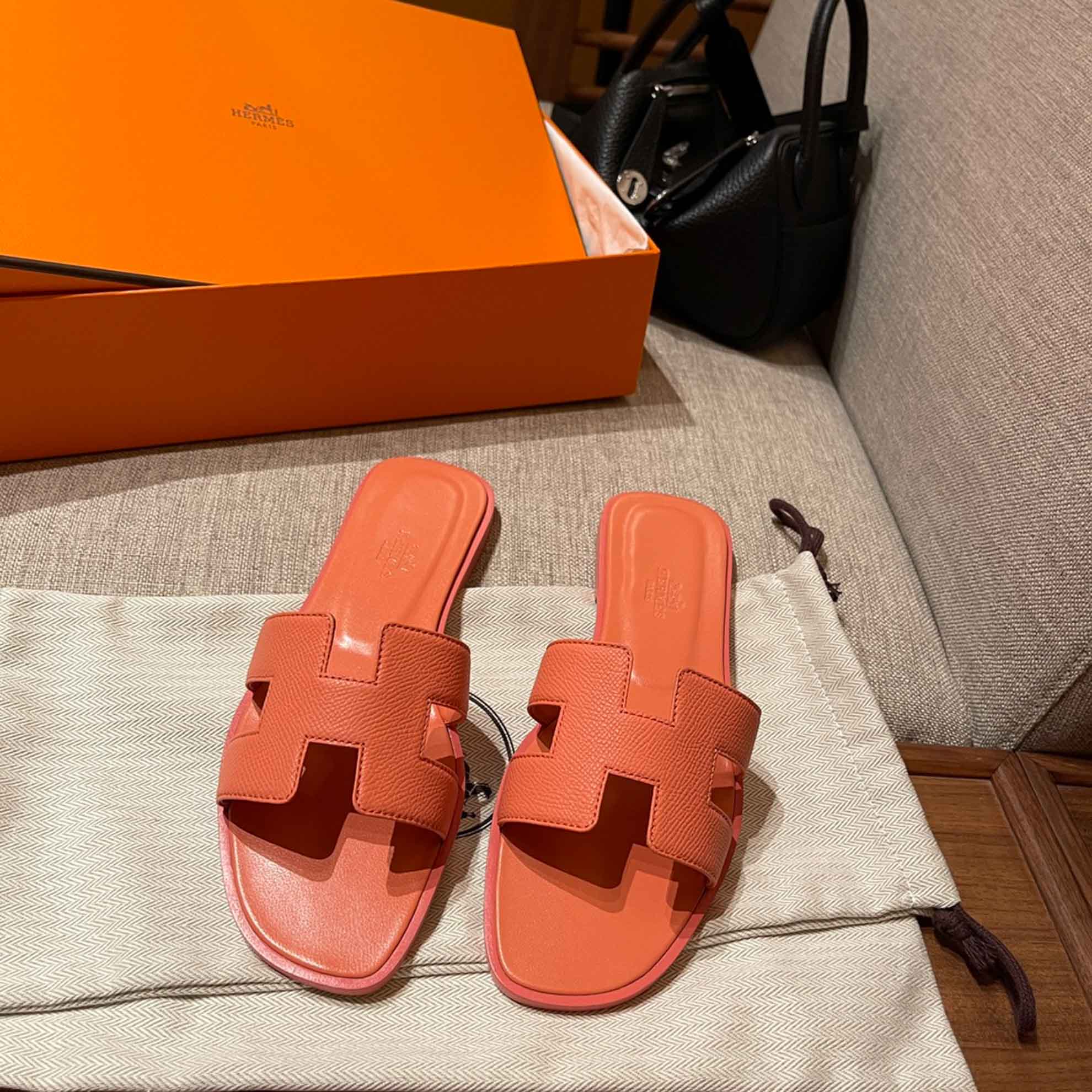 Dép Nữ Hermes Oran Sandal Cam Hồng Nhăn