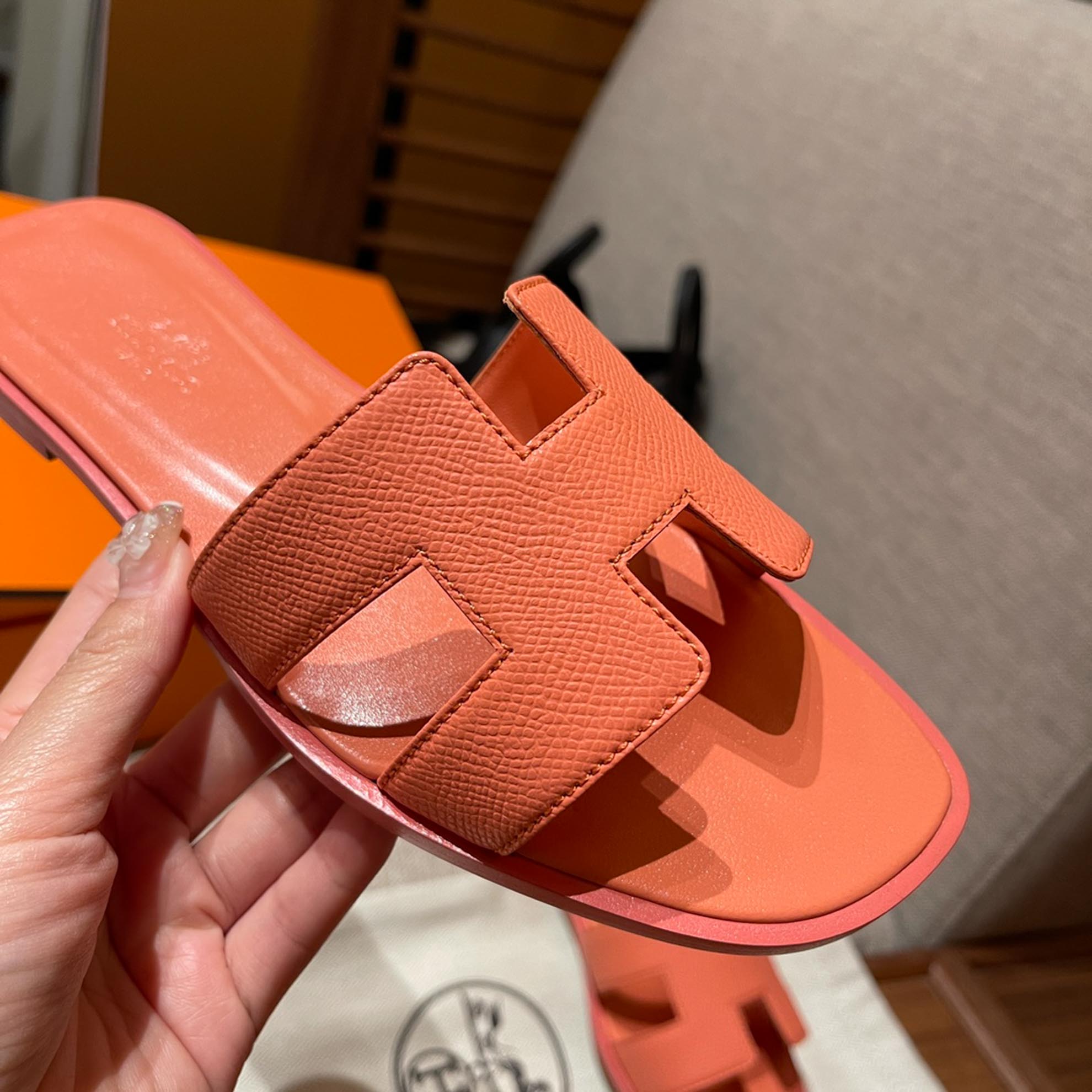 Dép Nữ Hermes Oran Sandal Cam Hồng Nhăn