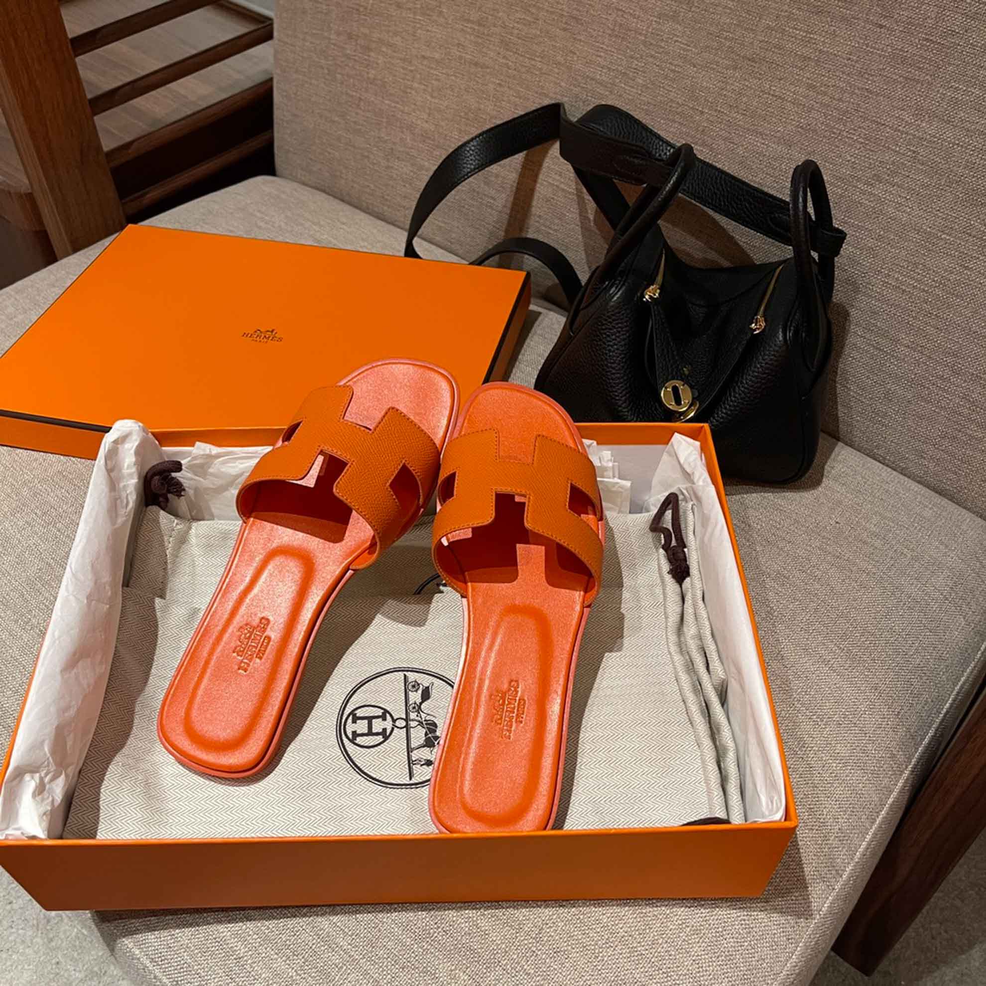 Dép Nữ Hermes Oran Sandal Cam Nhăn