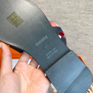 Dép Nữ Hermes Oran Sandal Đen Đỏ Trơn