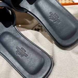 Dép Nữ Hermes Oran Sandal Đen Full Trơn