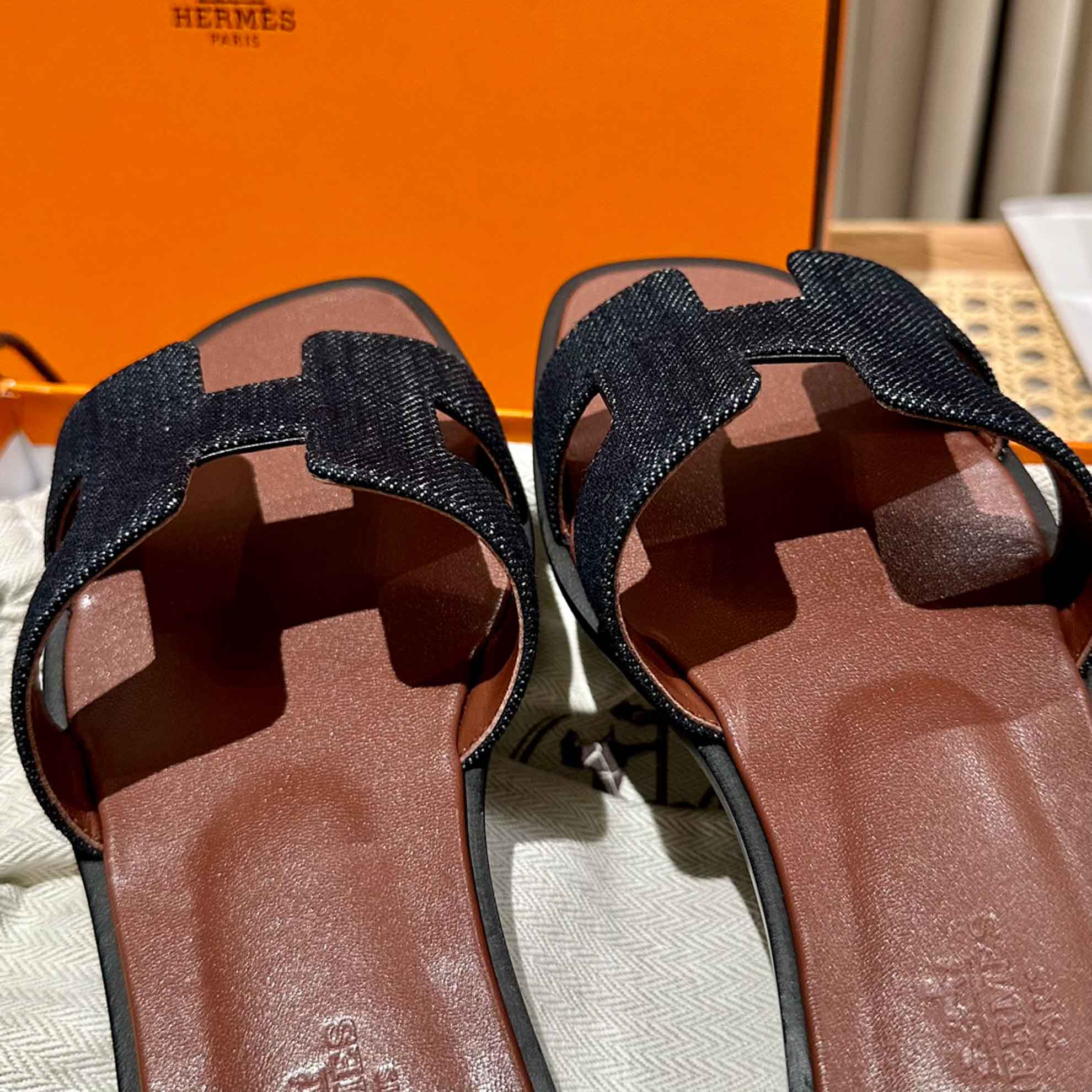 Dép Nữ Hermes Oran Sandal Đen Nâu Denim