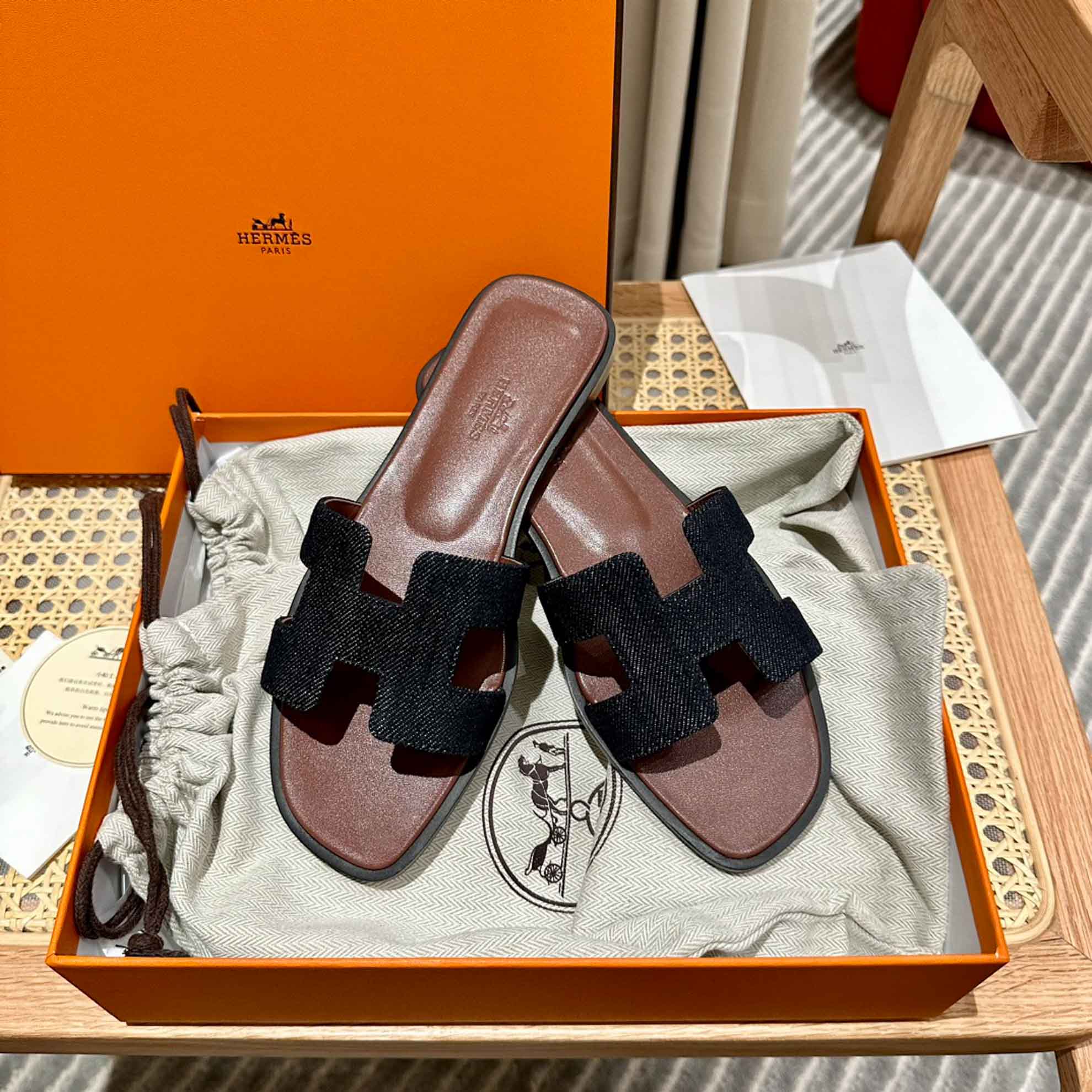 Dép Nữ Hermes Oran Sandal Đen Nâu Denim