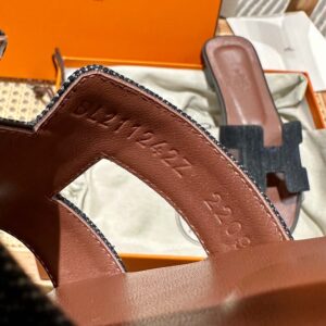 Dép Nữ Hermes Oran Sandal Đen Nâu Denim