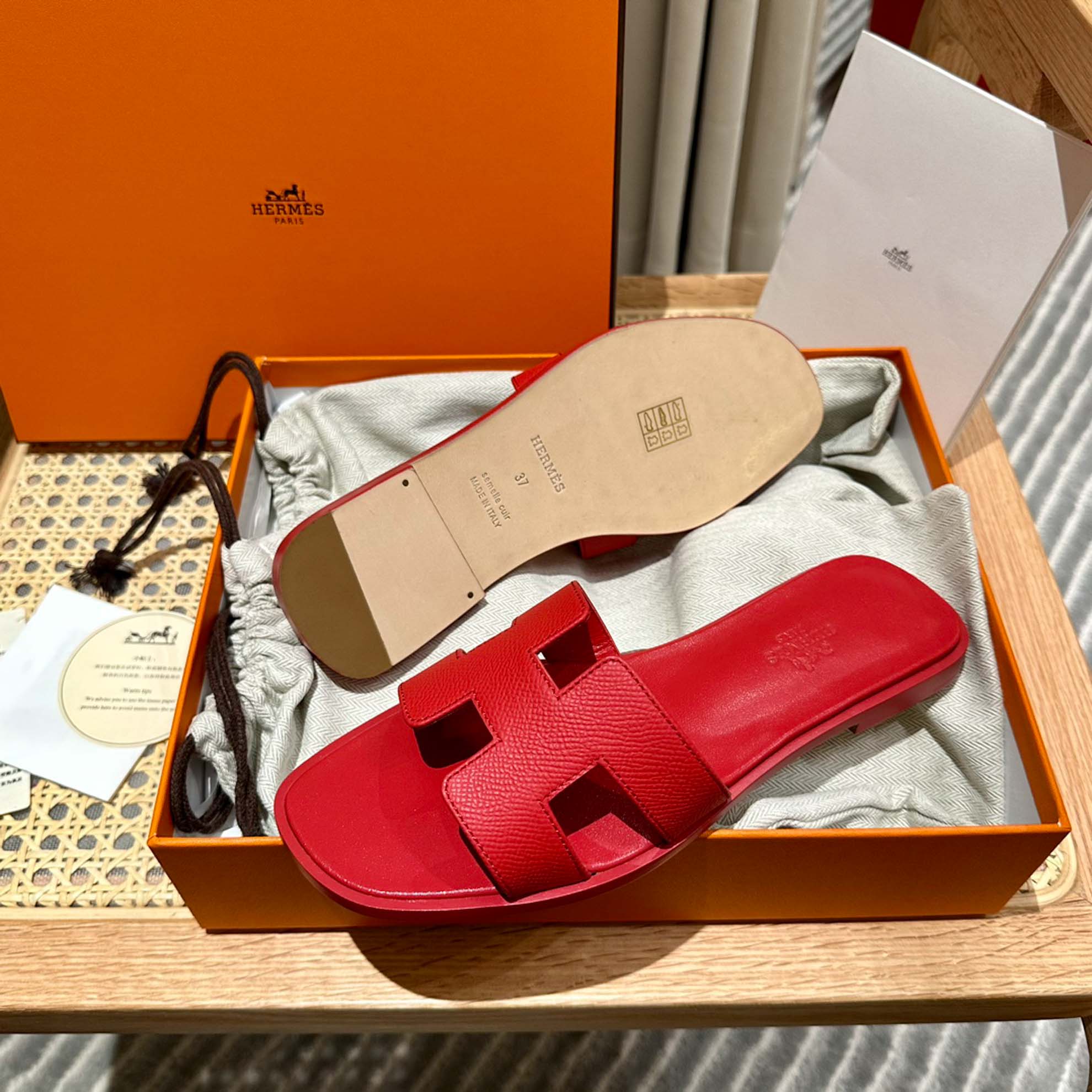 Dép Nữ Hermes Oran Sandal Đỏ Nhăn