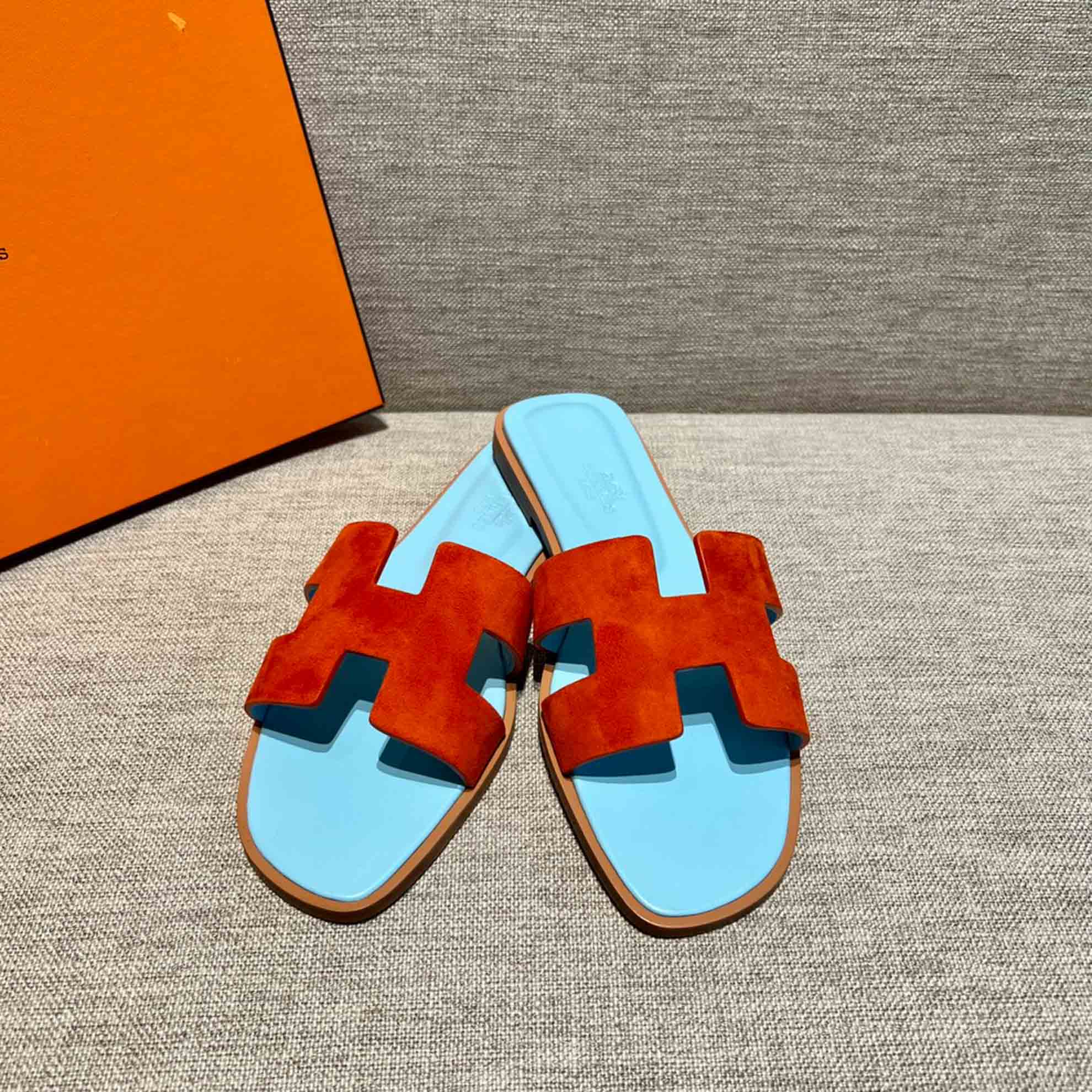 Dép Nữ Hermes Oran Sandal Đỏ Xanh Da Lộn